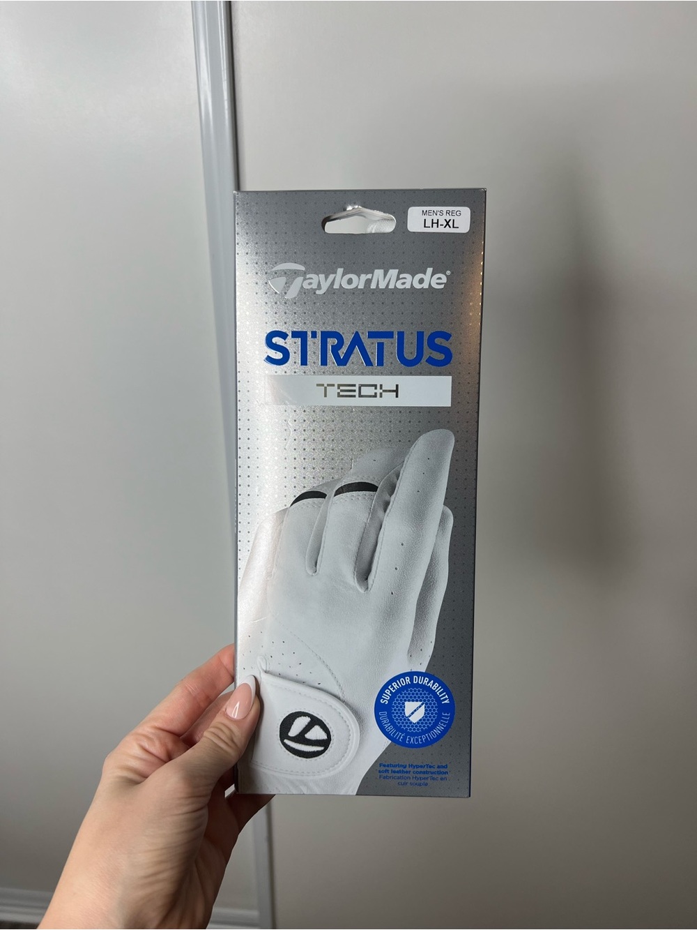 TaylorMade Stratus Tech Golf Glove Packaging - Blue and White
